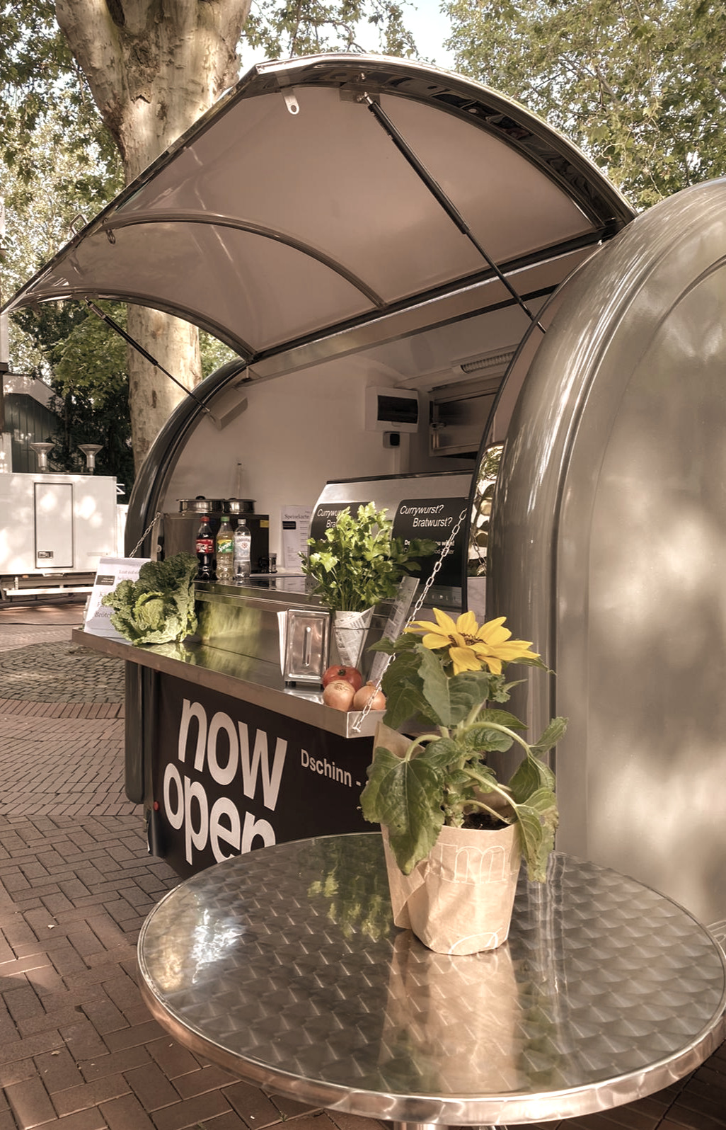 Foodtrailer Catering Firmenevent — Gastro.de — Schlemmerpremiere: Frechener Genussmarkt findet wieder statt